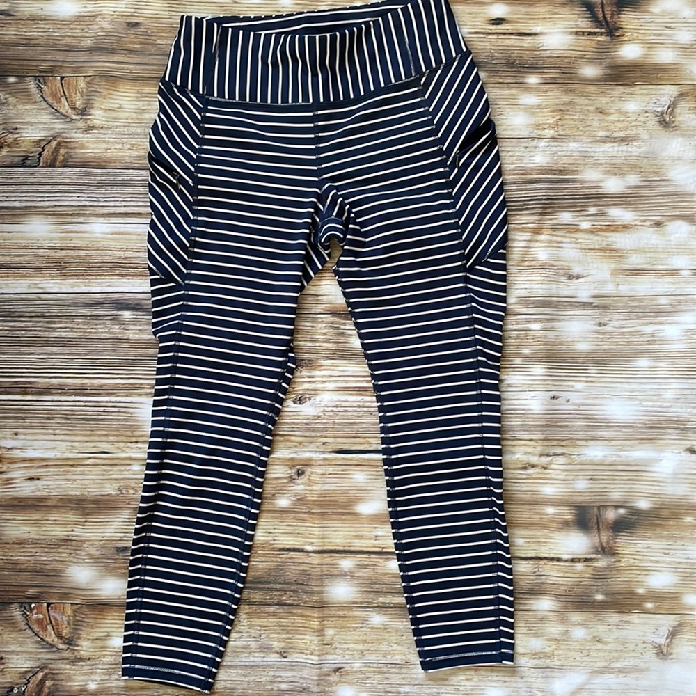 Size medium Athleta leggings